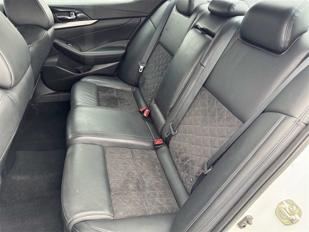 2017 Nissan Maxima SR