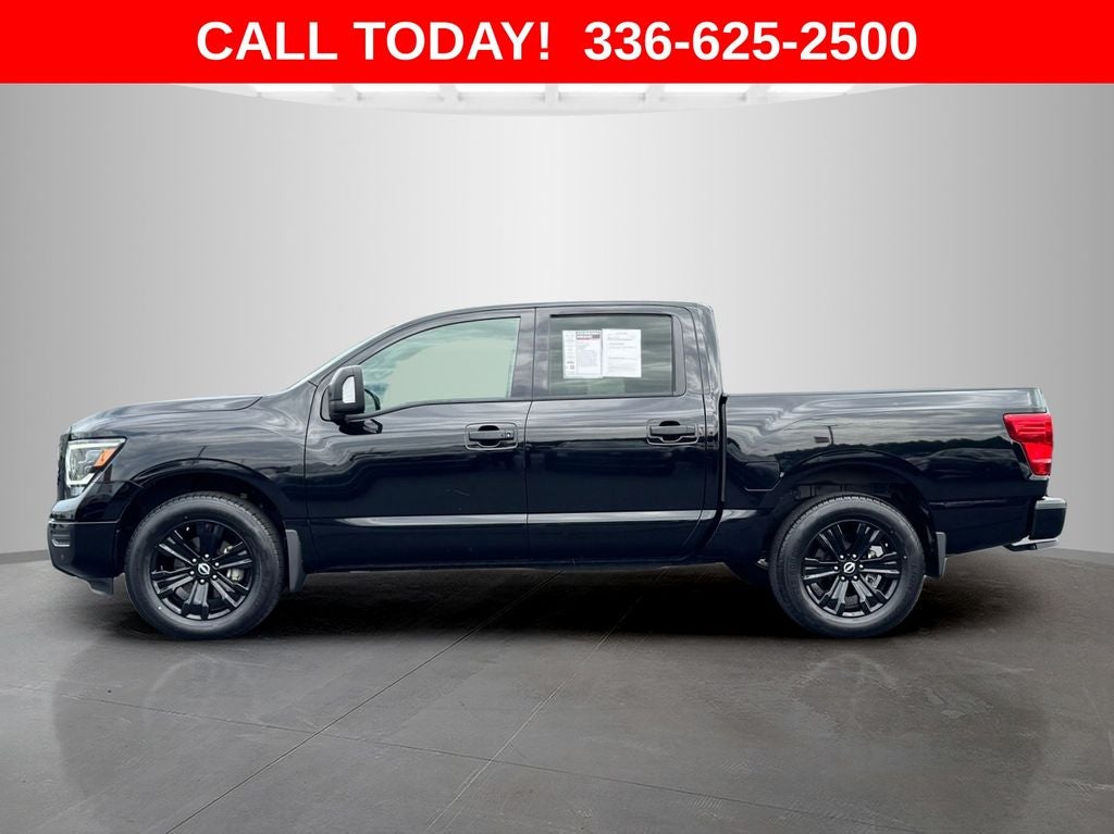 2023 Nissan Titan SV