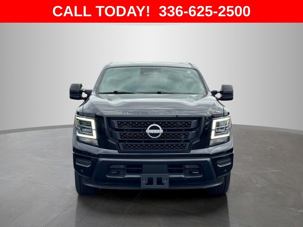 2023 Nissan Titan SV