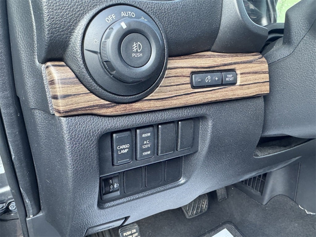 2021 Nissan Titan SL