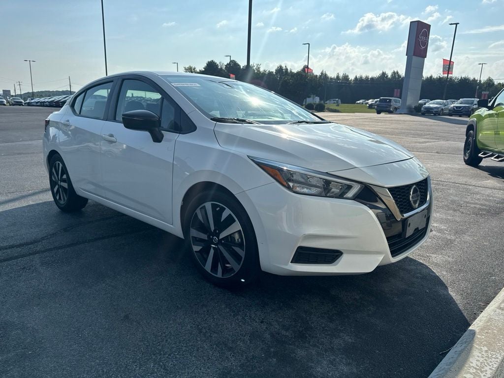 2022 Nissan Versa 1.6 SR