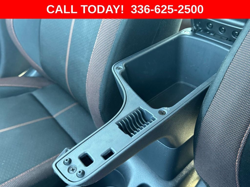 2022 Nissan Versa 1.6 SR