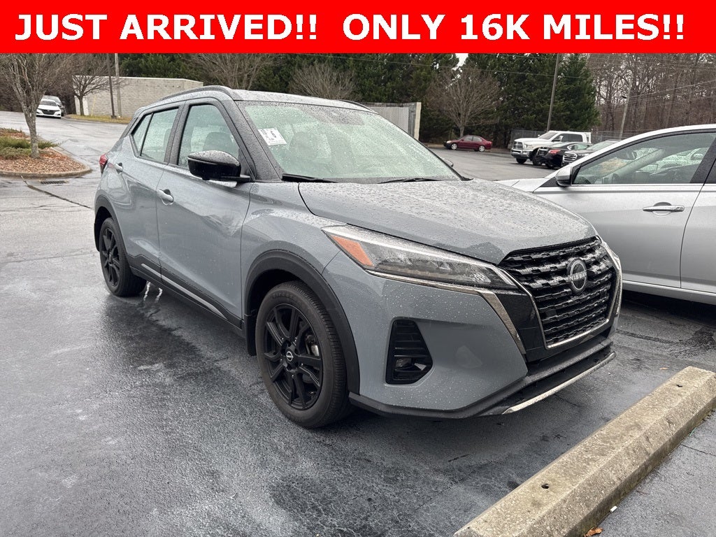 2022 Nissan Kicks SR