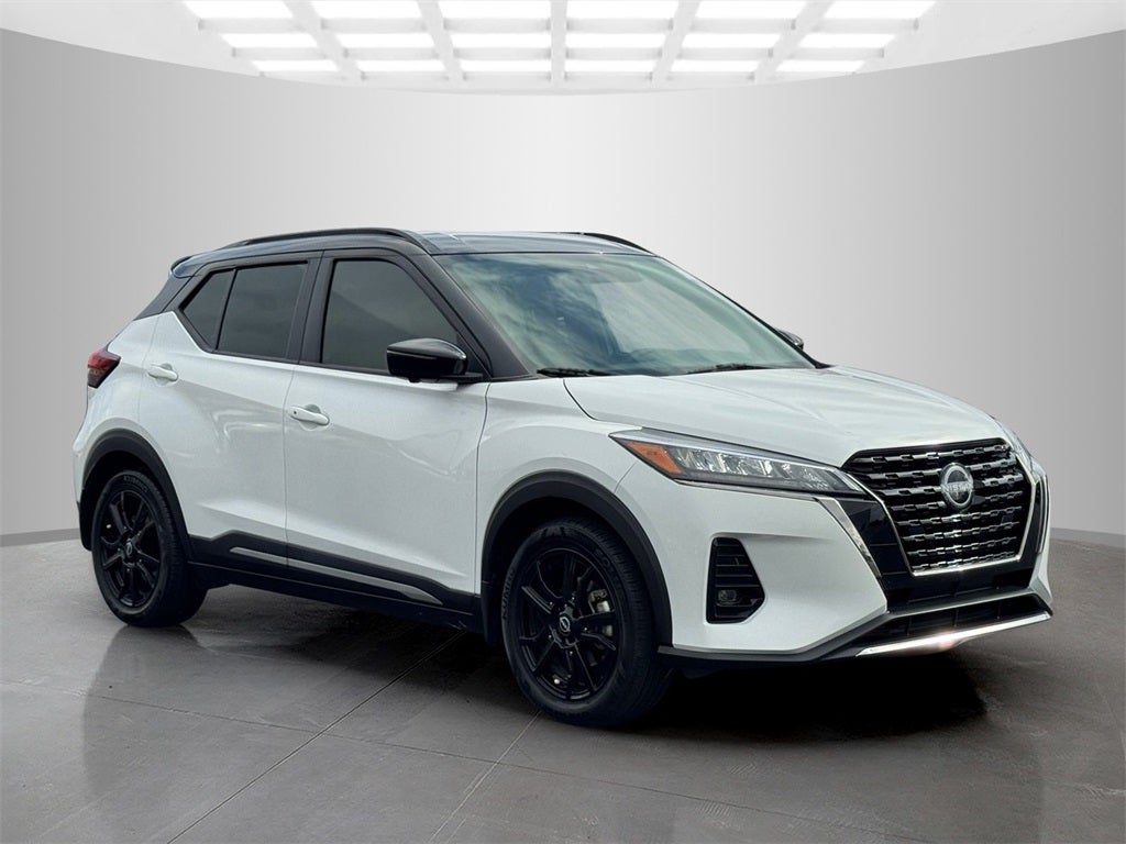 2023 Nissan Kicks SR