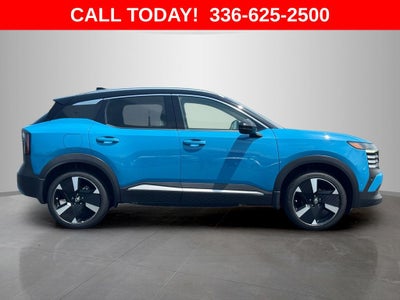 2025 Nissan Kicks SR