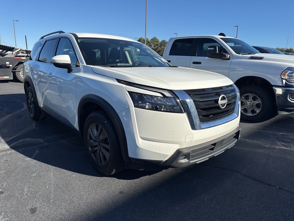 2024 Nissan Pathfinder SV