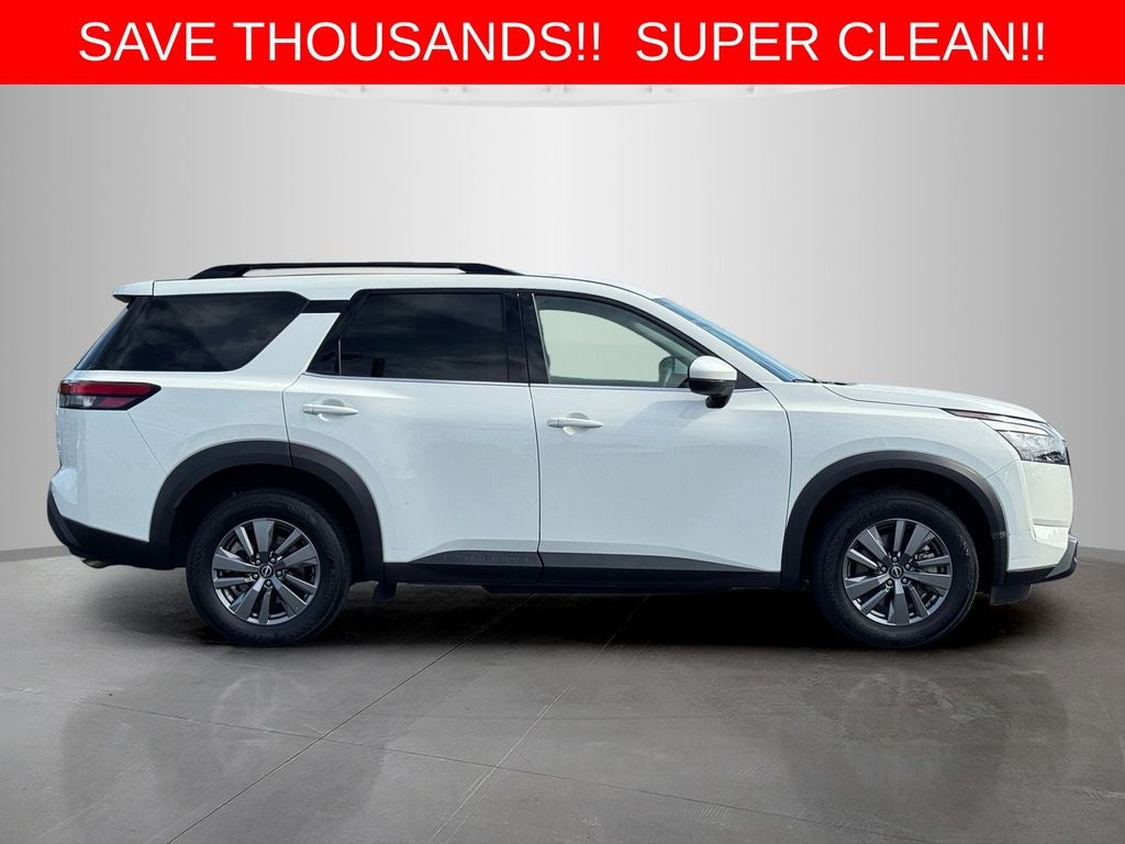 2025 Nissan Pathfinder SV
