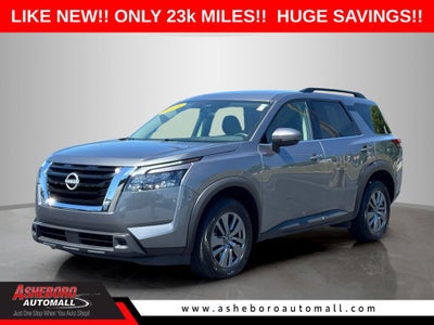 2025 Nissan Pathfinder SV