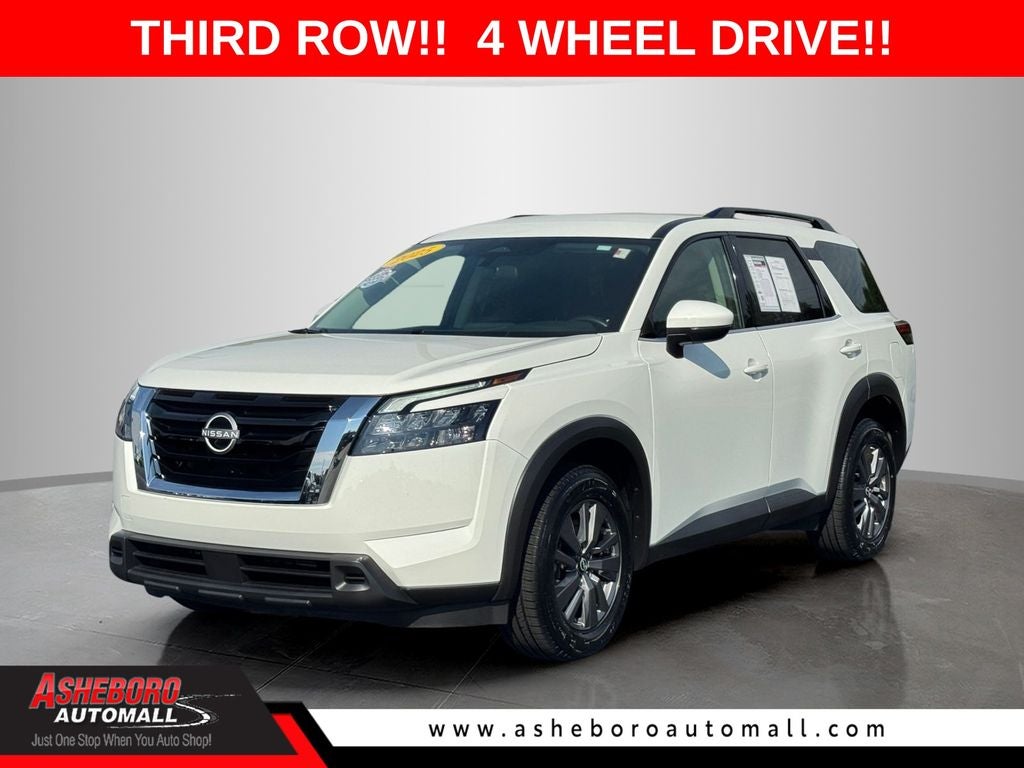 2025 Nissan Pathfinder SV