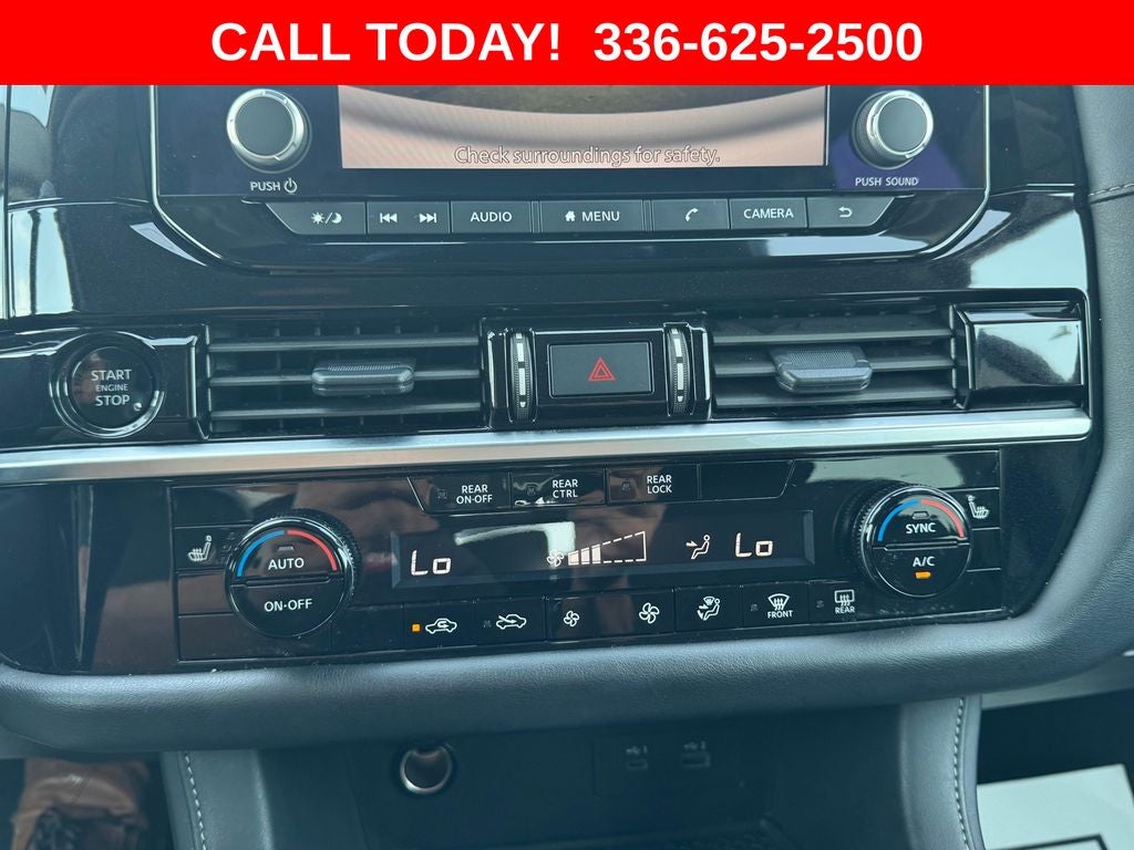 2025 Nissan Pathfinder SV
