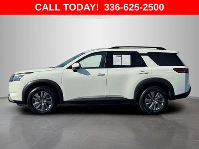 2025 Nissan Pathfinder SV