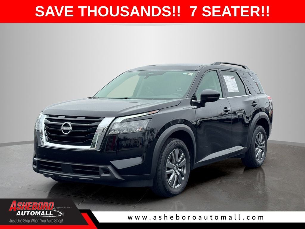 2025 Nissan Pathfinder SV