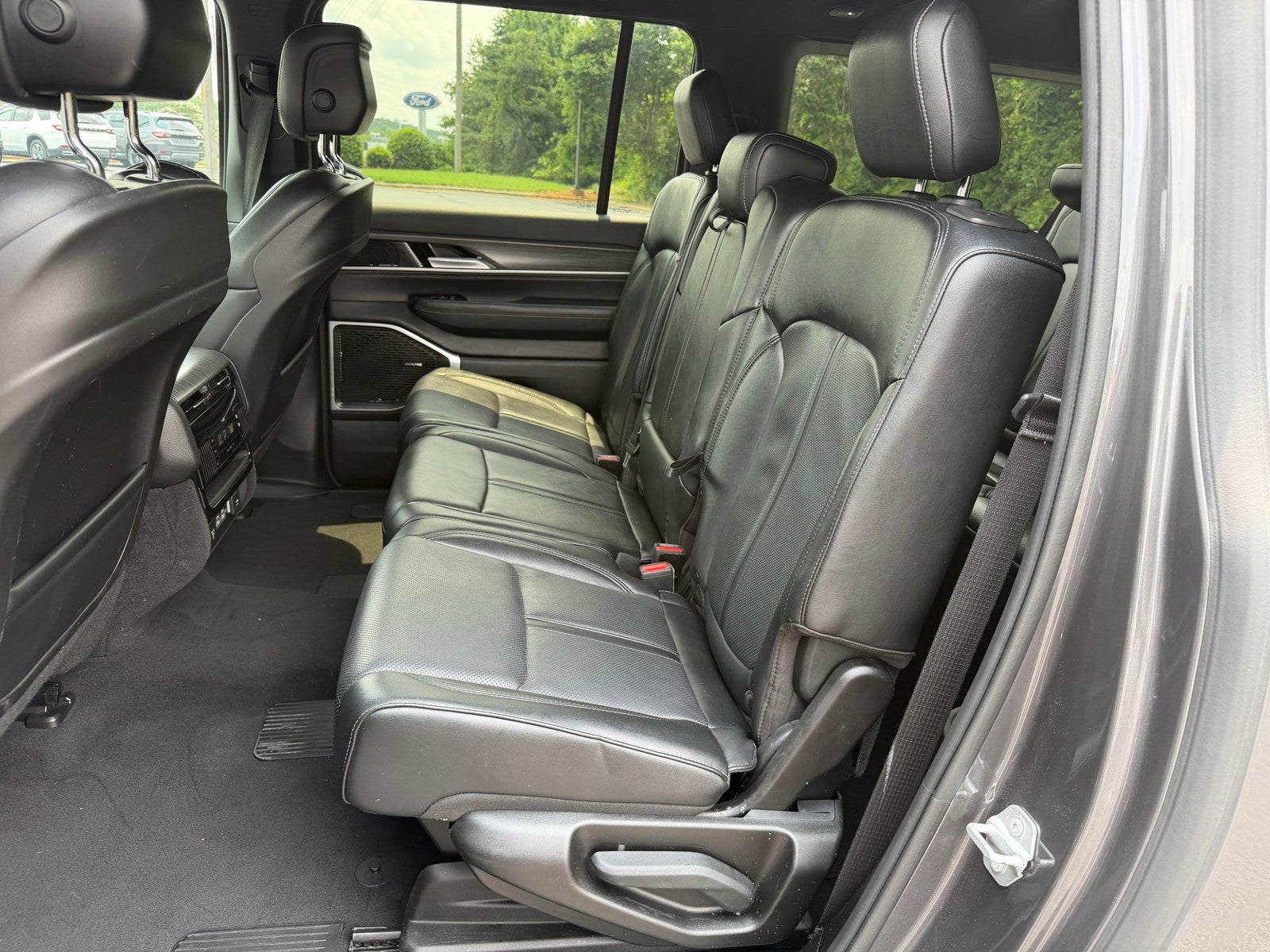 2024 Jeep Wagoneer L Series III
