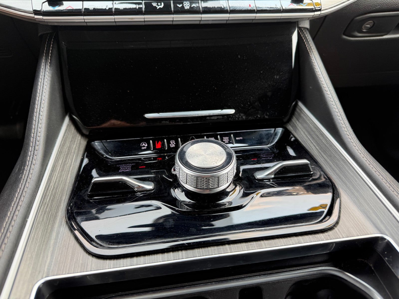 2024 Jeep Wagoneer L Series III