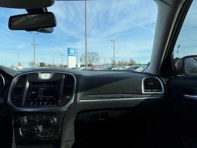 2022 Chrysler 300 Touring