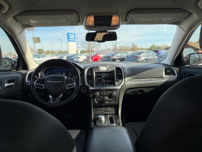 2022 Chrysler 300 Touring