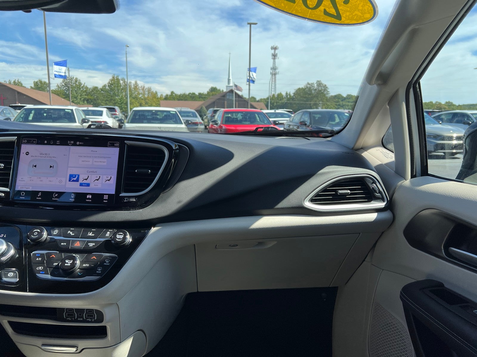 2024 Chrysler Pacifica Touring L