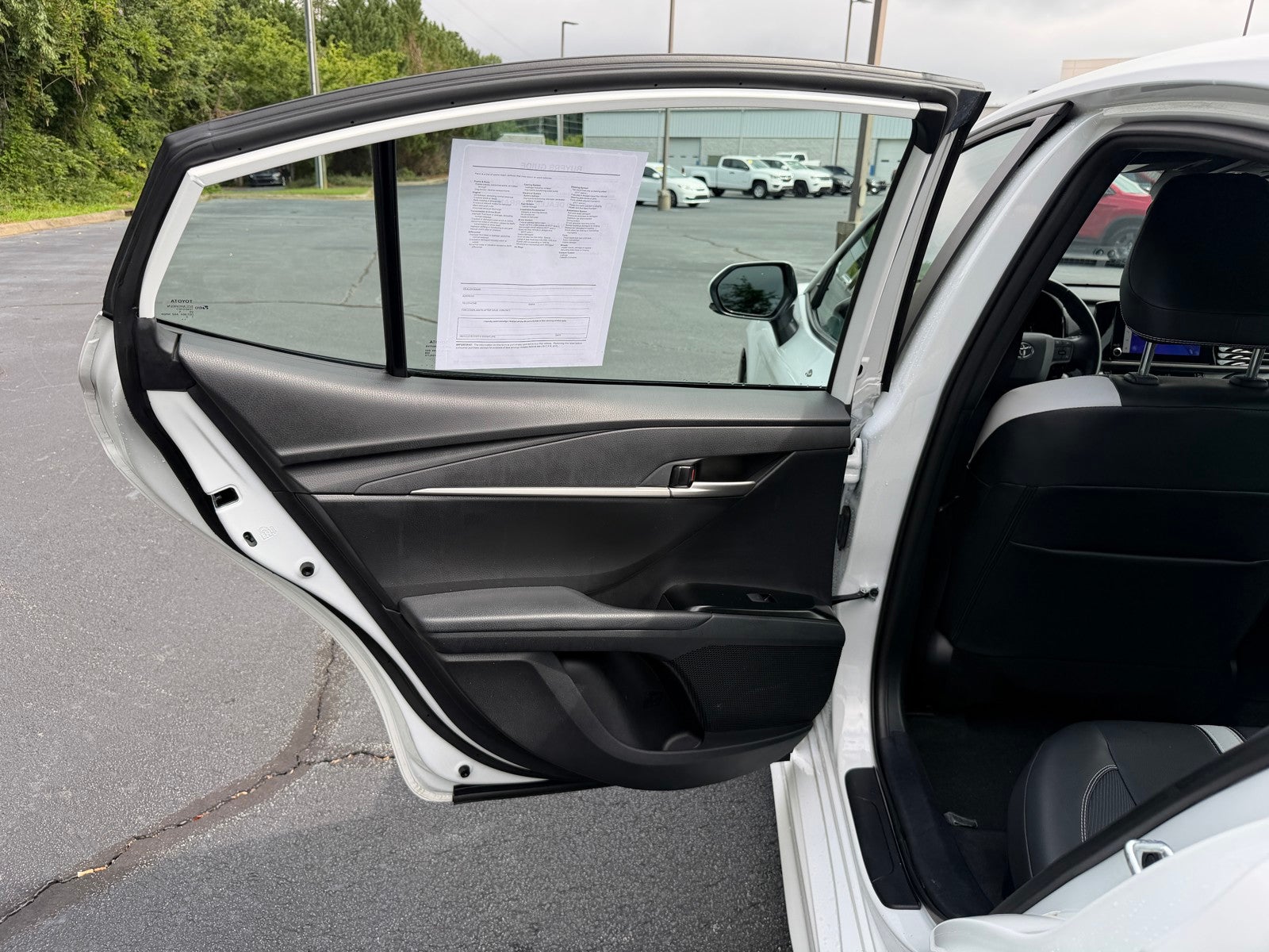 2025 Toyota Camry SE