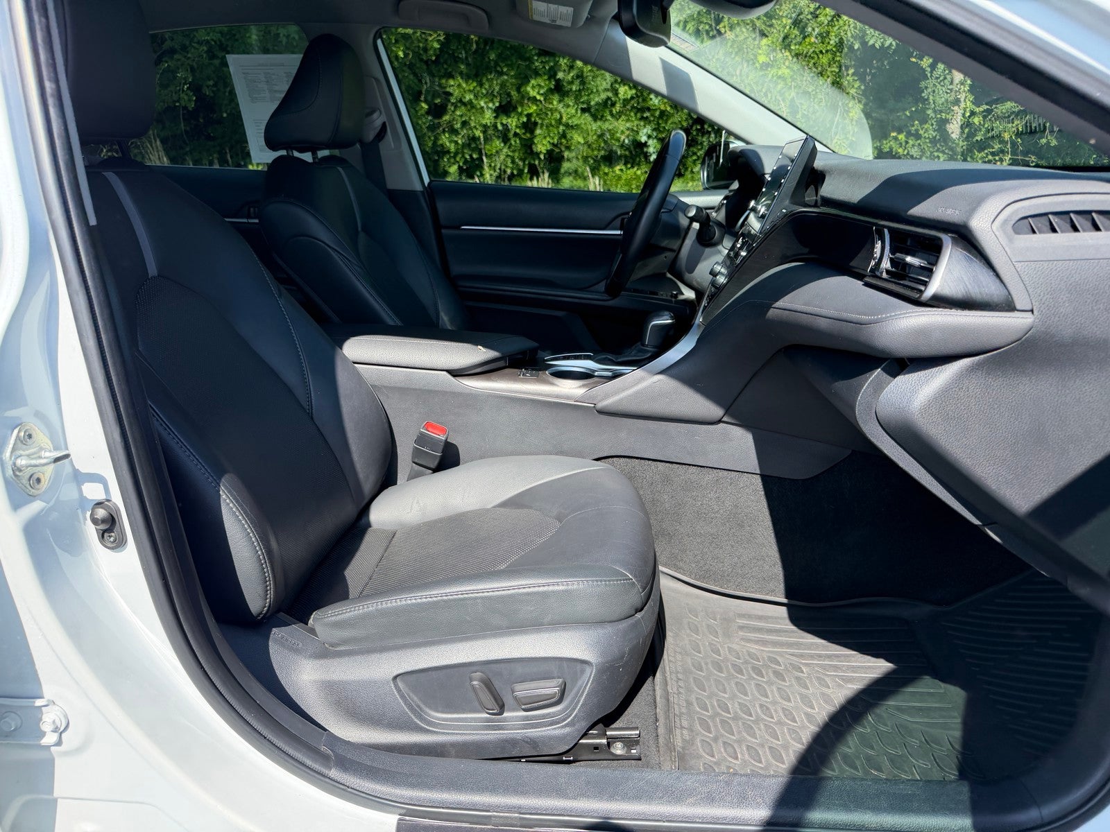2023 Toyota Camry Hybrid XLE