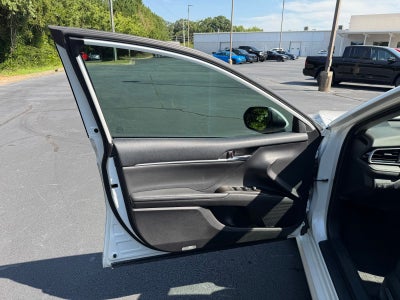 2023 Toyota Camry Hybrid XLE