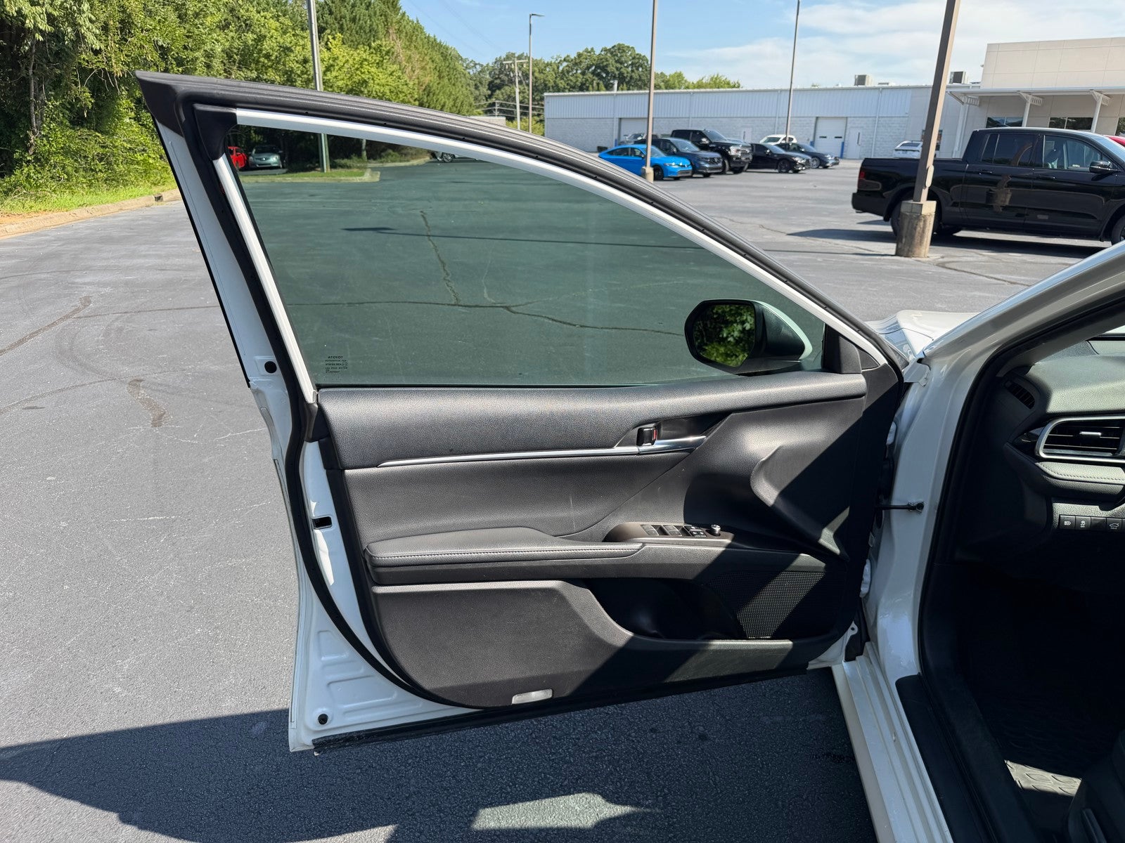 2023 Toyota Camry Hybrid XLE