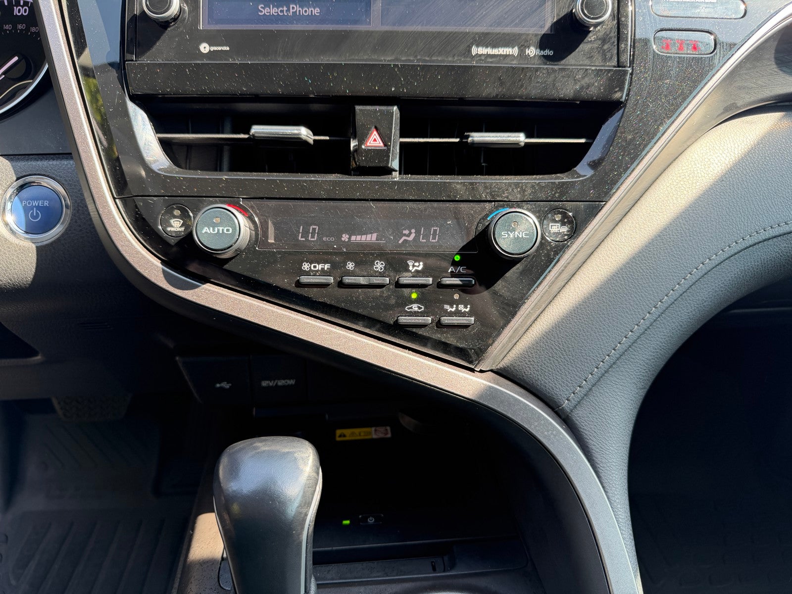 2023 Toyota Camry Hybrid XLE