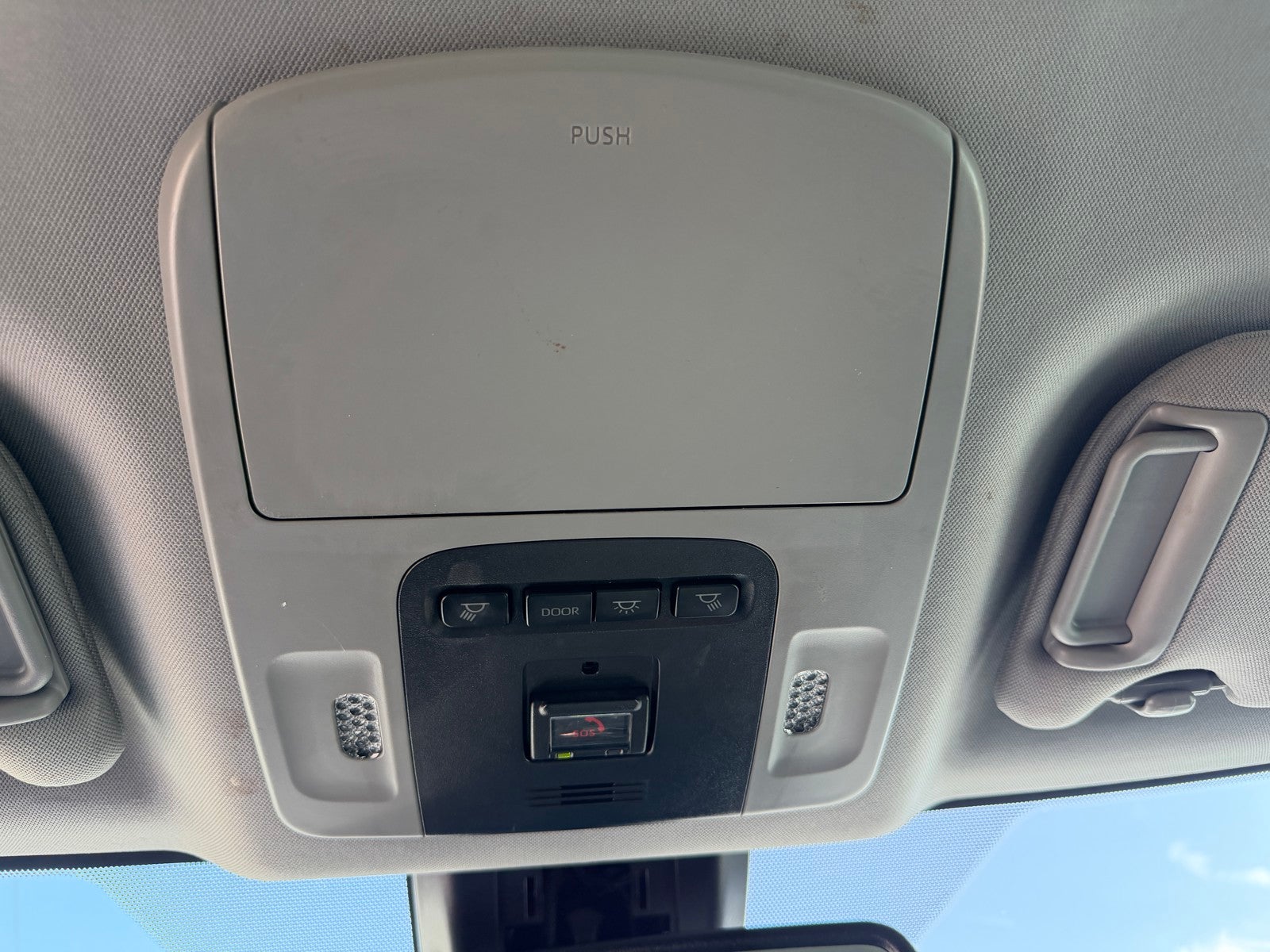 2023 Toyota Camry Hybrid XLE