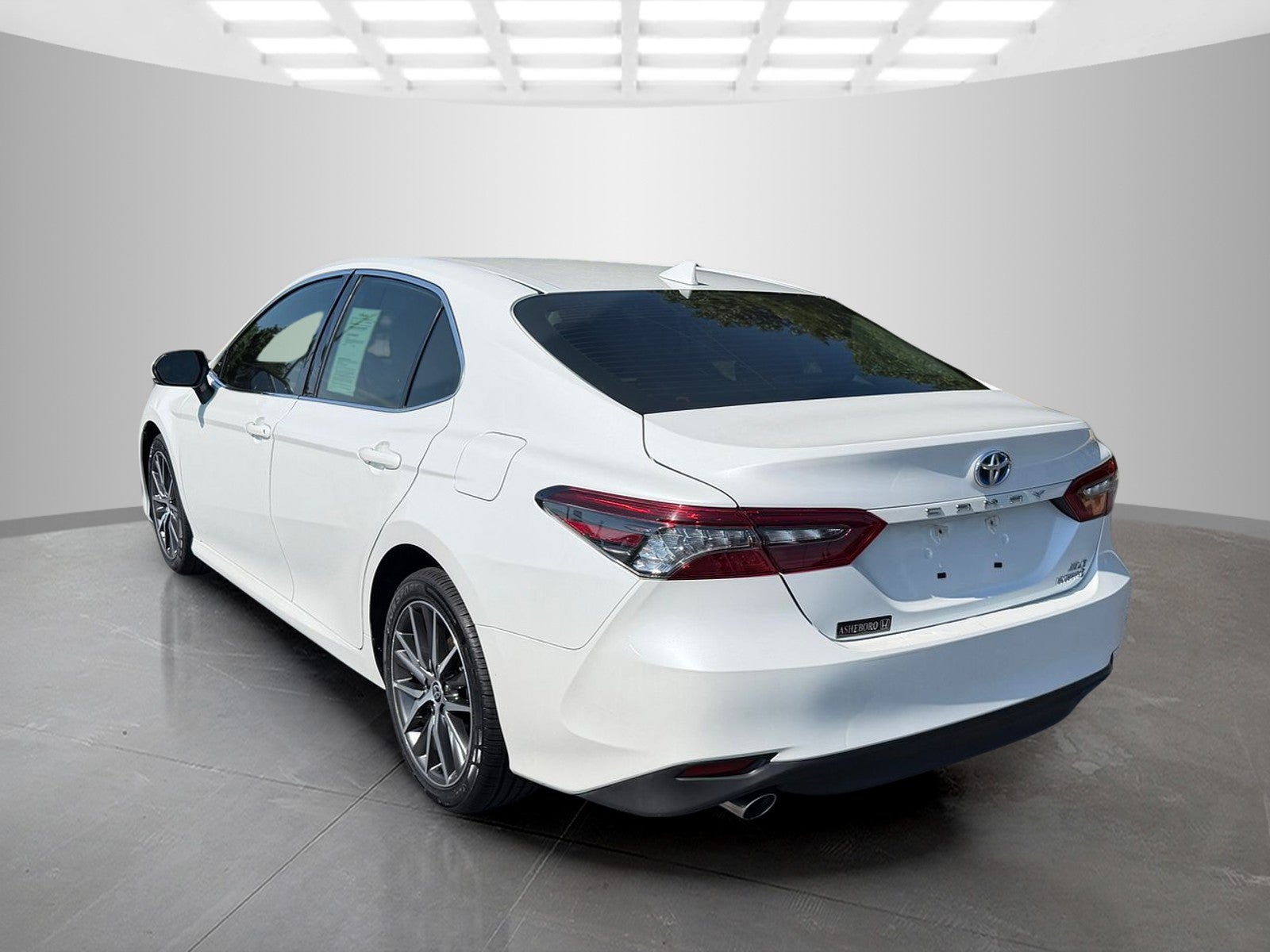2023 Toyota Camry Hybrid XLE