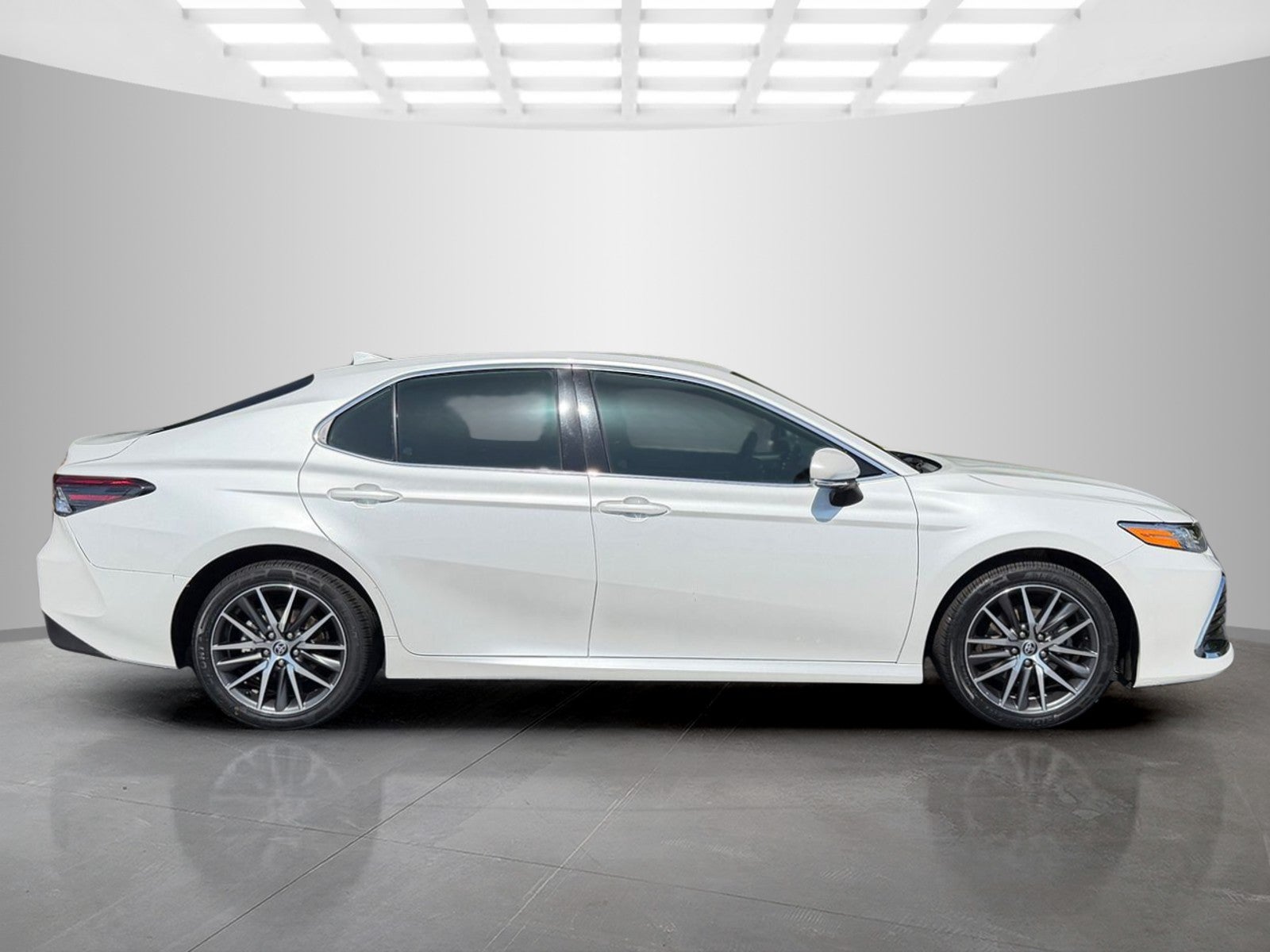2023 Toyota Camry Hybrid XLE