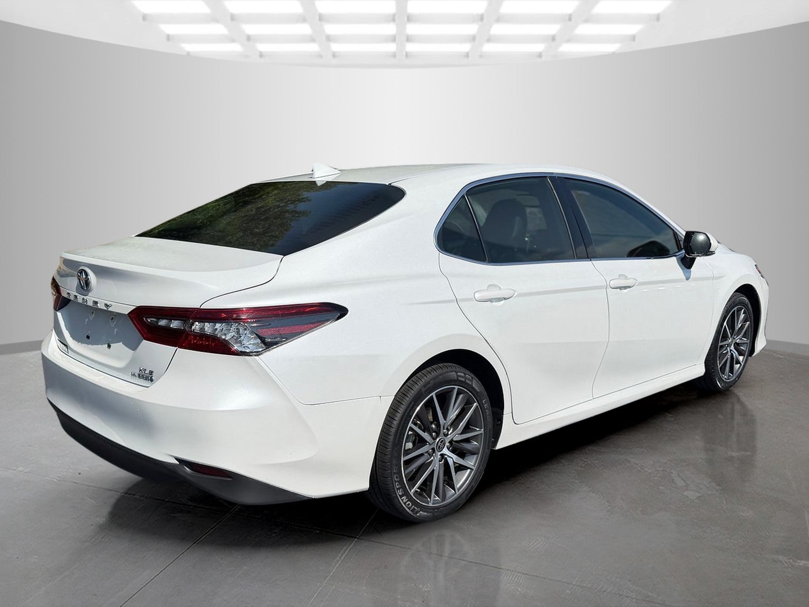 2023 Toyota Camry Hybrid XLE