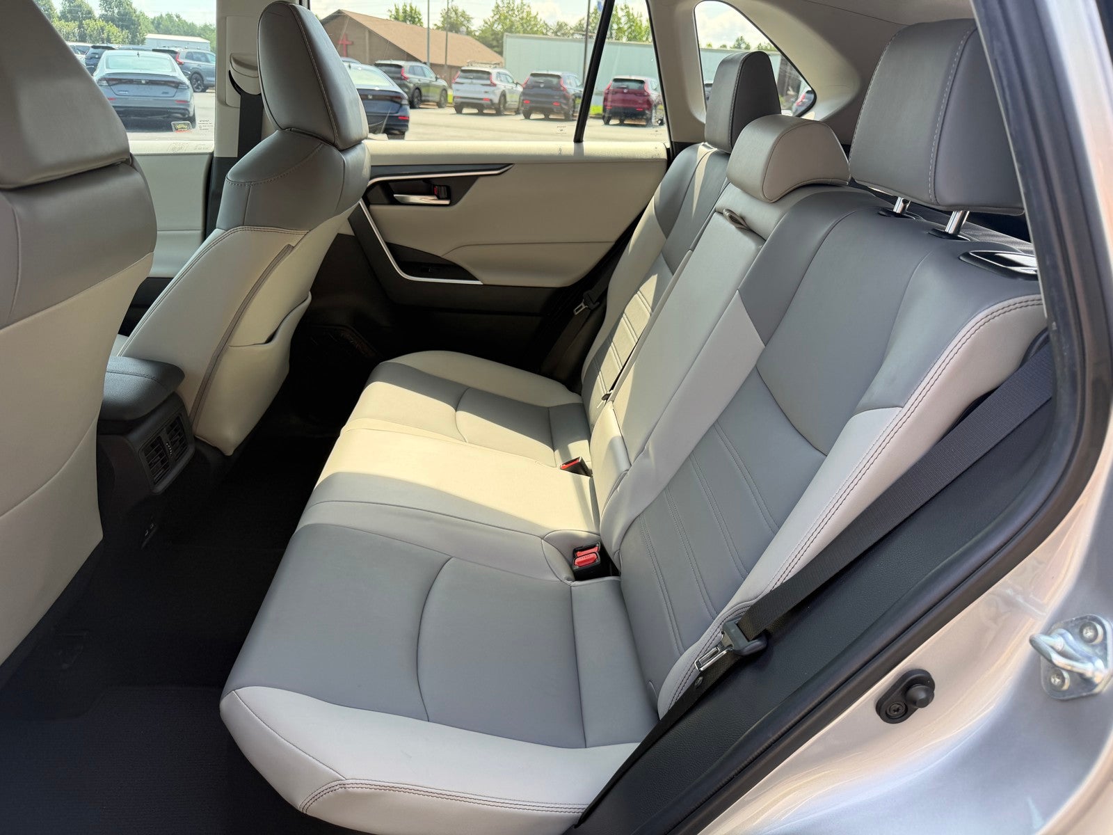 2023 Toyota RAV4 Hybrid XLE Premium