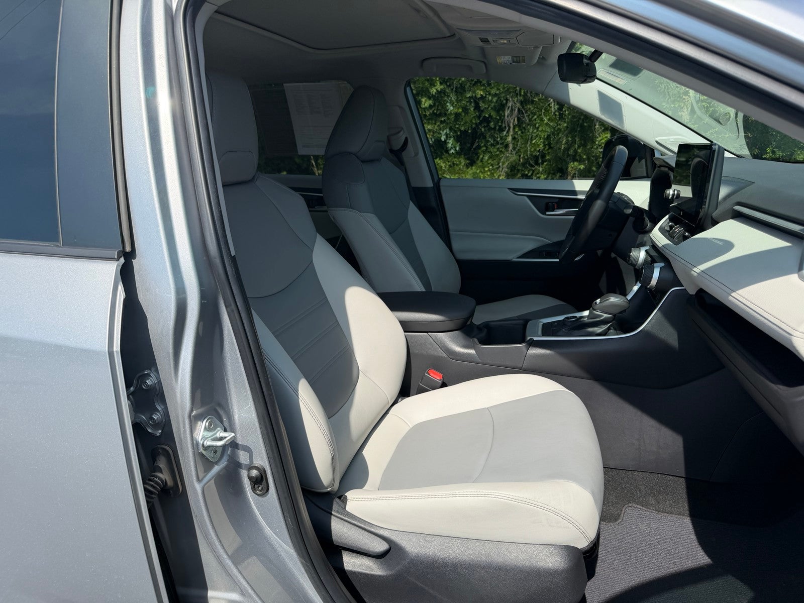 2023 Toyota RAV4 Hybrid XLE Premium