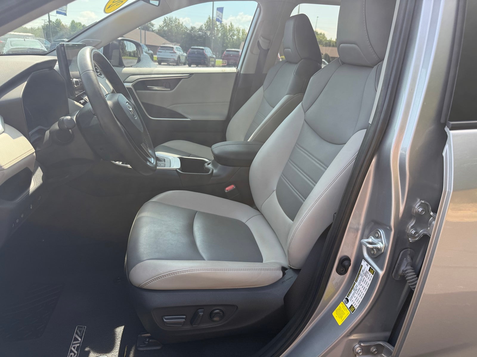2023 Toyota RAV4 Hybrid XLE Premium