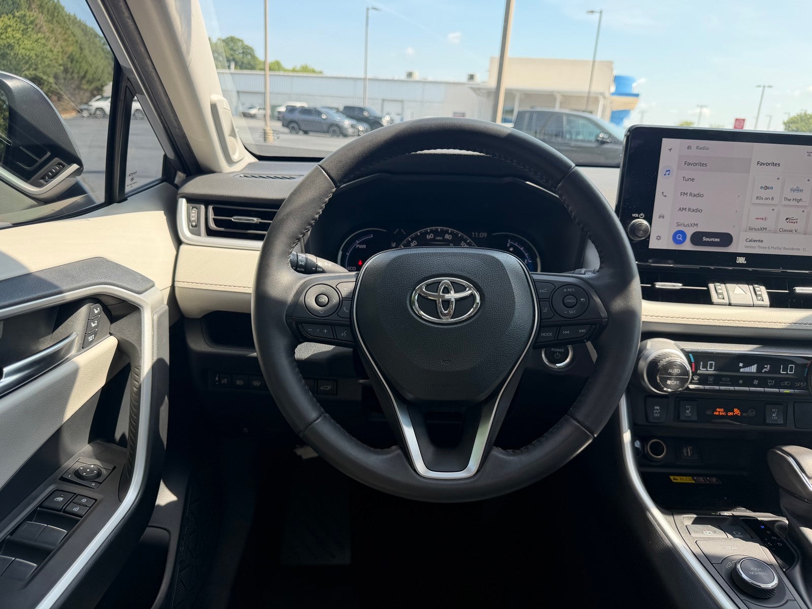 2023 Toyota RAV4 Hybrid XLE Premium