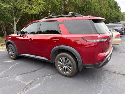 2024 Nissan Pathfinder SV