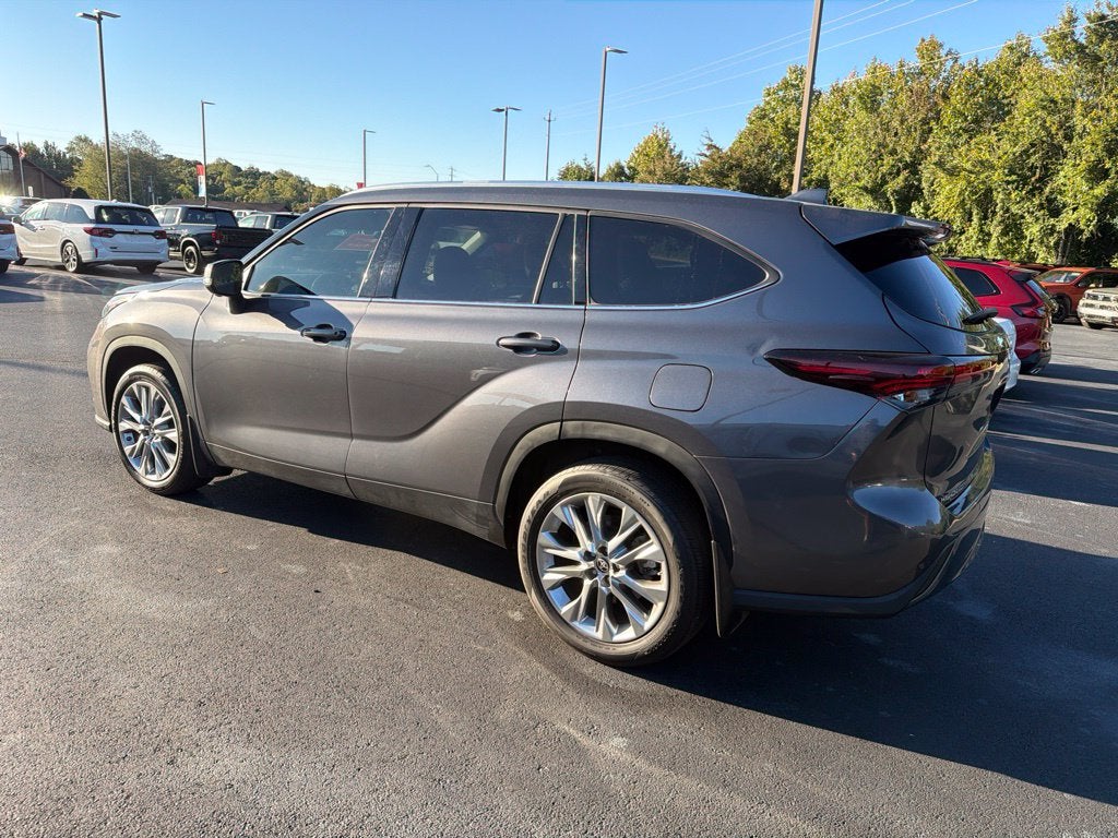 2024 Toyota Highlander Base