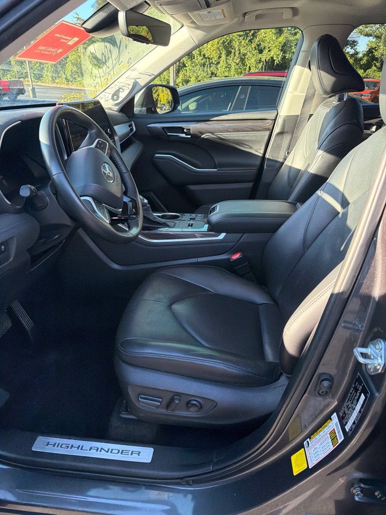 2024 Toyota Highlander Base