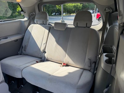 2020 Toyota Sienna LE 8 Passenger