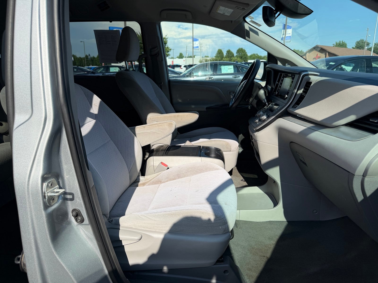 2020 Toyota Sienna LE 8 Passenger