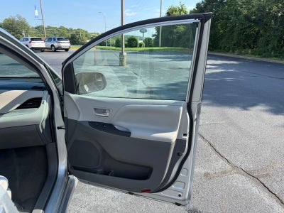 2020 Toyota Sienna LE 8 Passenger