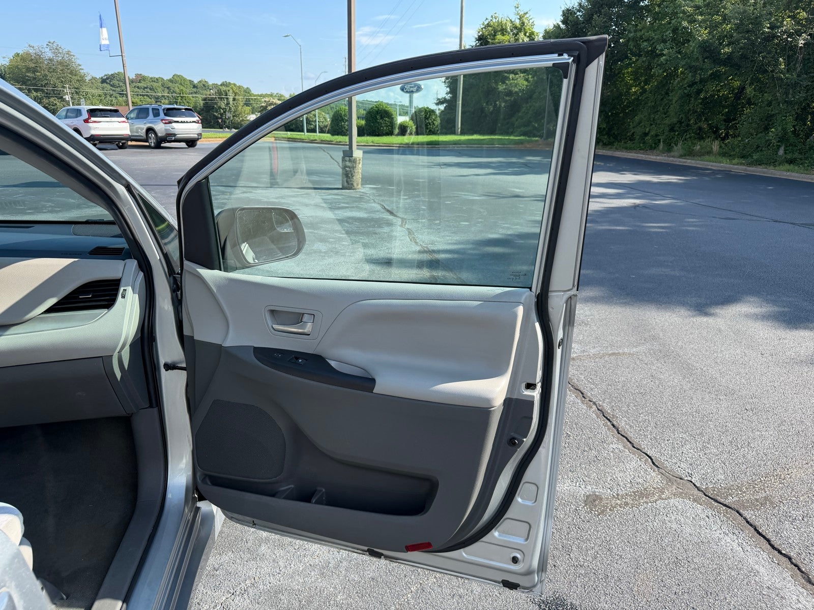 2020 Toyota Sienna LE 8 Passenger