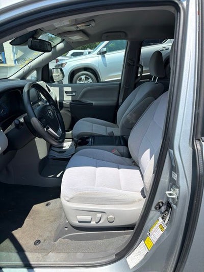 2020 Toyota Sienna LE 8 Passenger