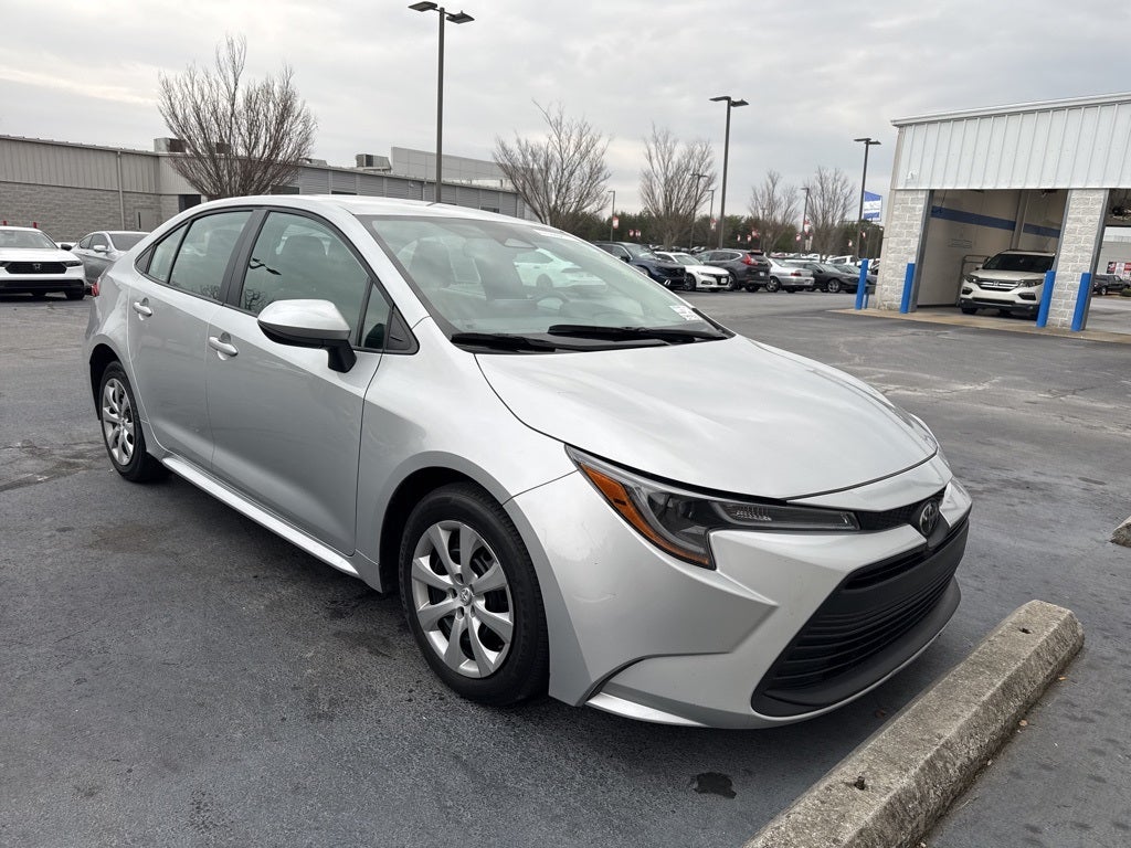 Used 2024 Toyota Corolla LE with VIN 5YFB4MDEXRP185316 for sale in Northfield, Minnesota