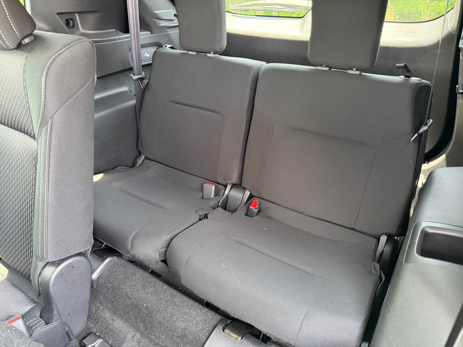 2025 Mitsubishi Outlander ES