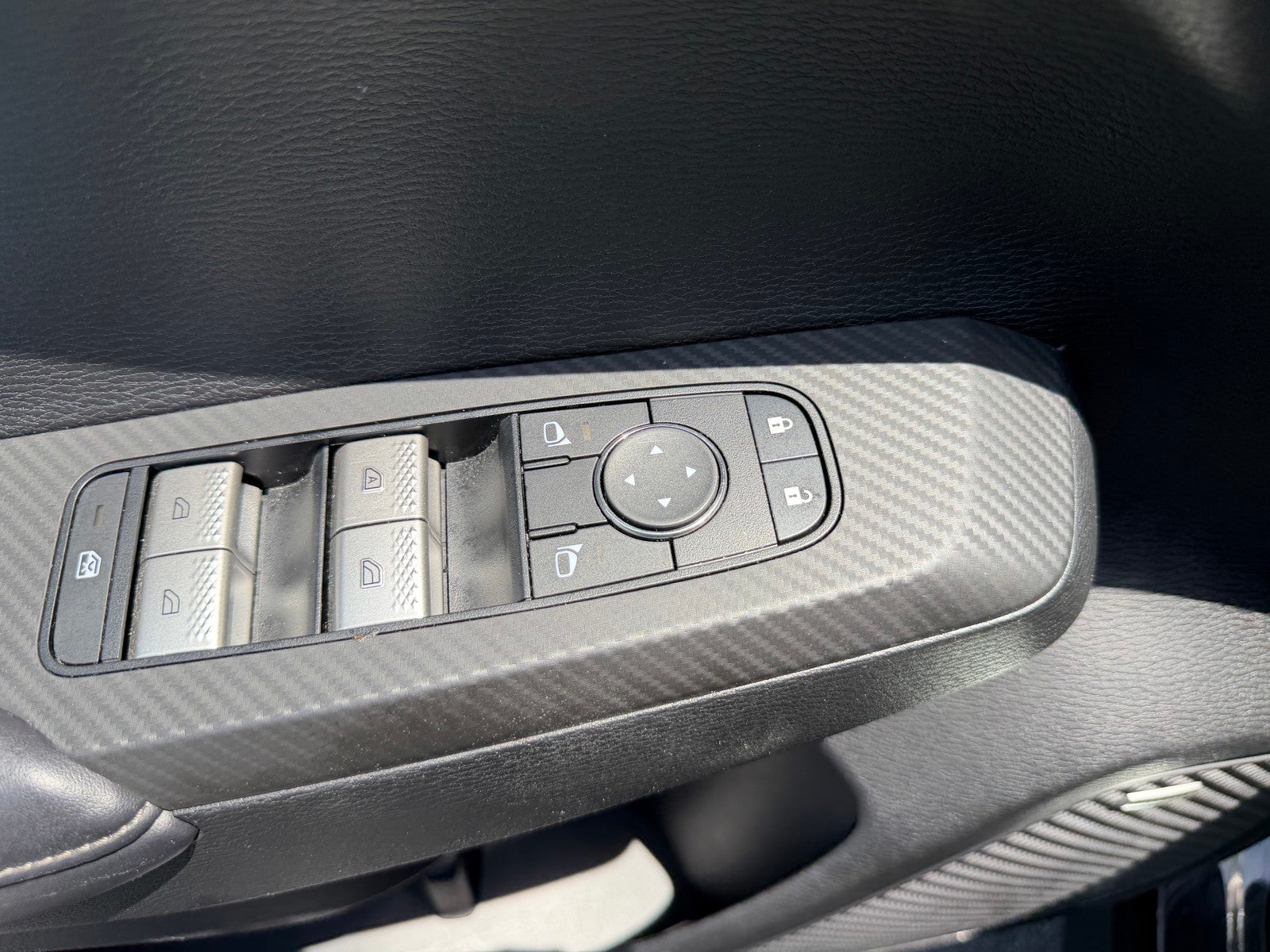 2025 Mitsubishi Outlander ES
