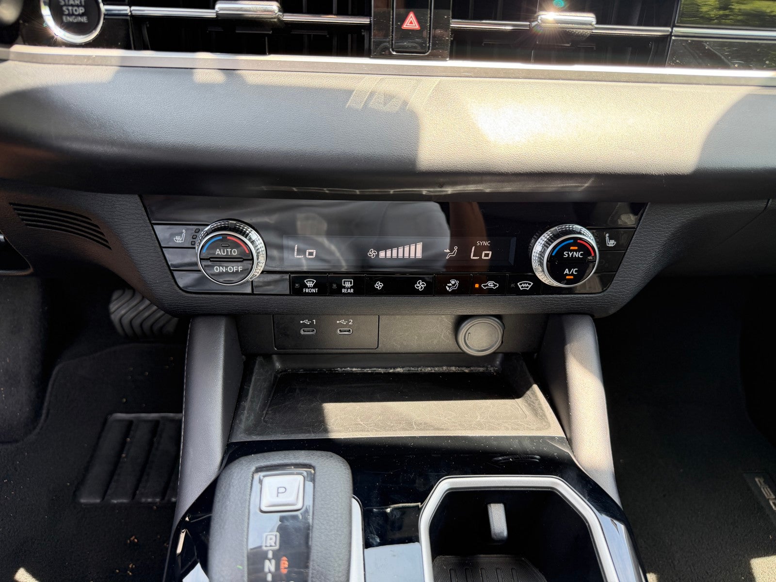2025 Mitsubishi Outlander ES