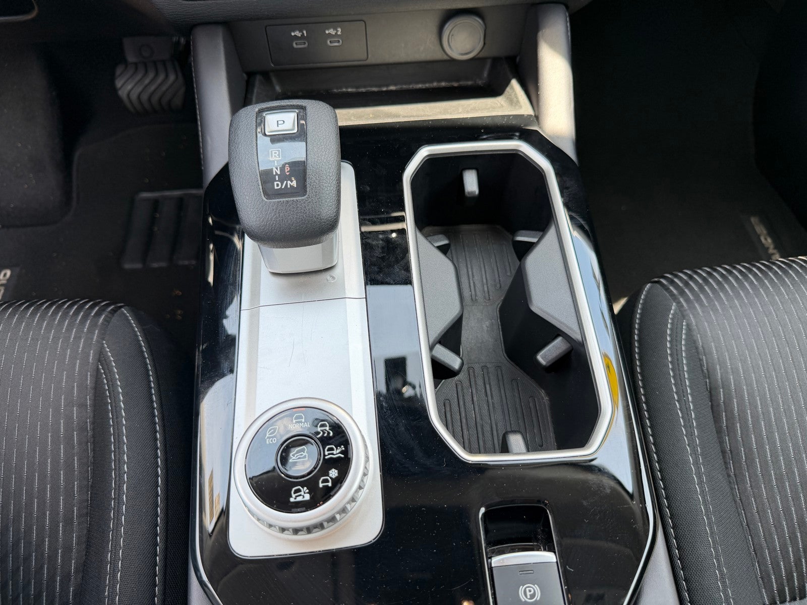 2025 Mitsubishi Outlander ES