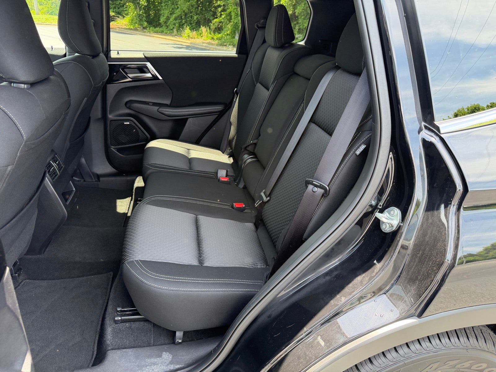 2025 Mitsubishi Outlander ES