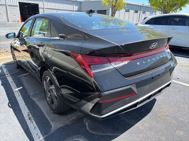 2025 Hyundai Elantra Hybrid Limited