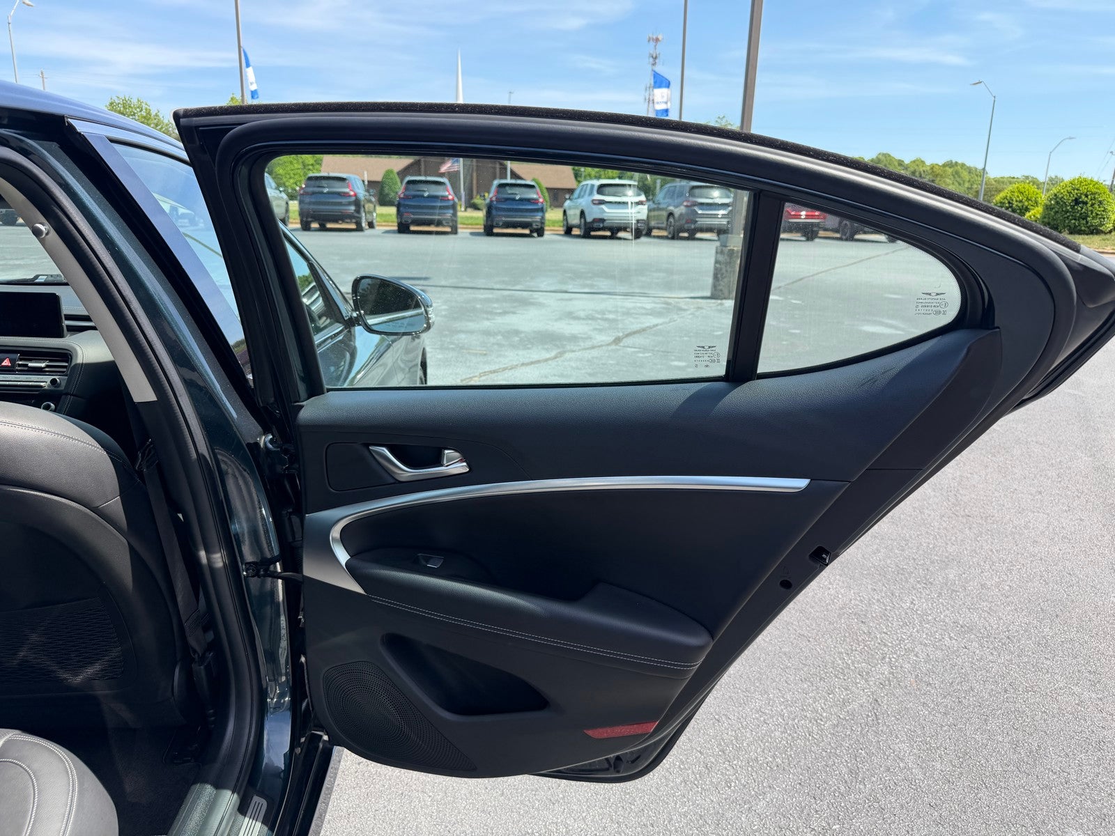 2025 Genesis G70 2.5T